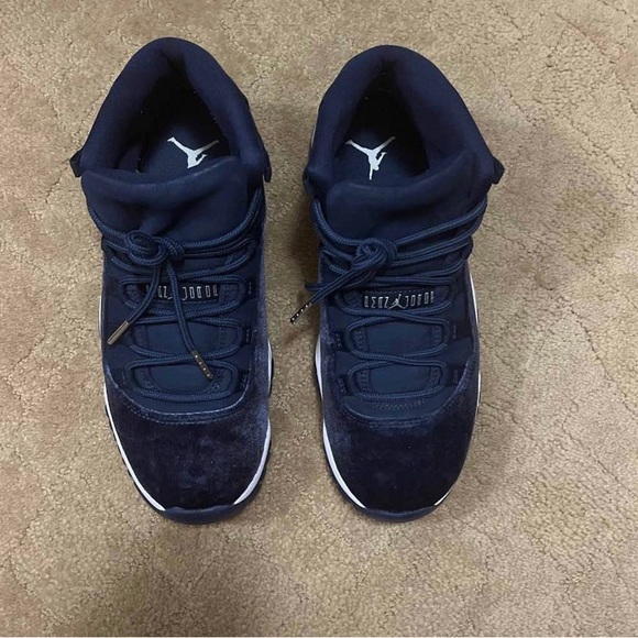 Air Jordan 11 - Picture 3 of 5